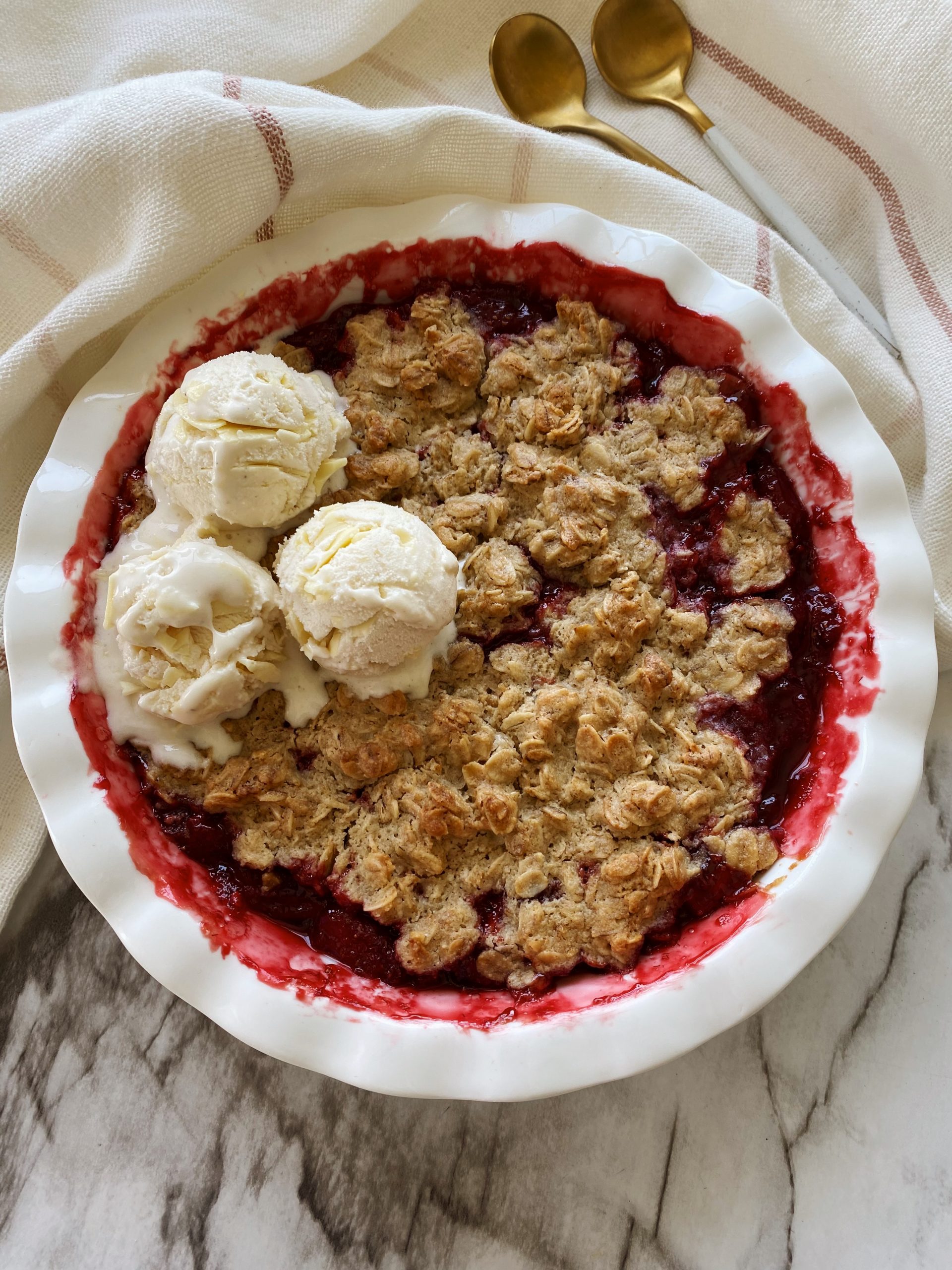 gluten-free strawberry crumble