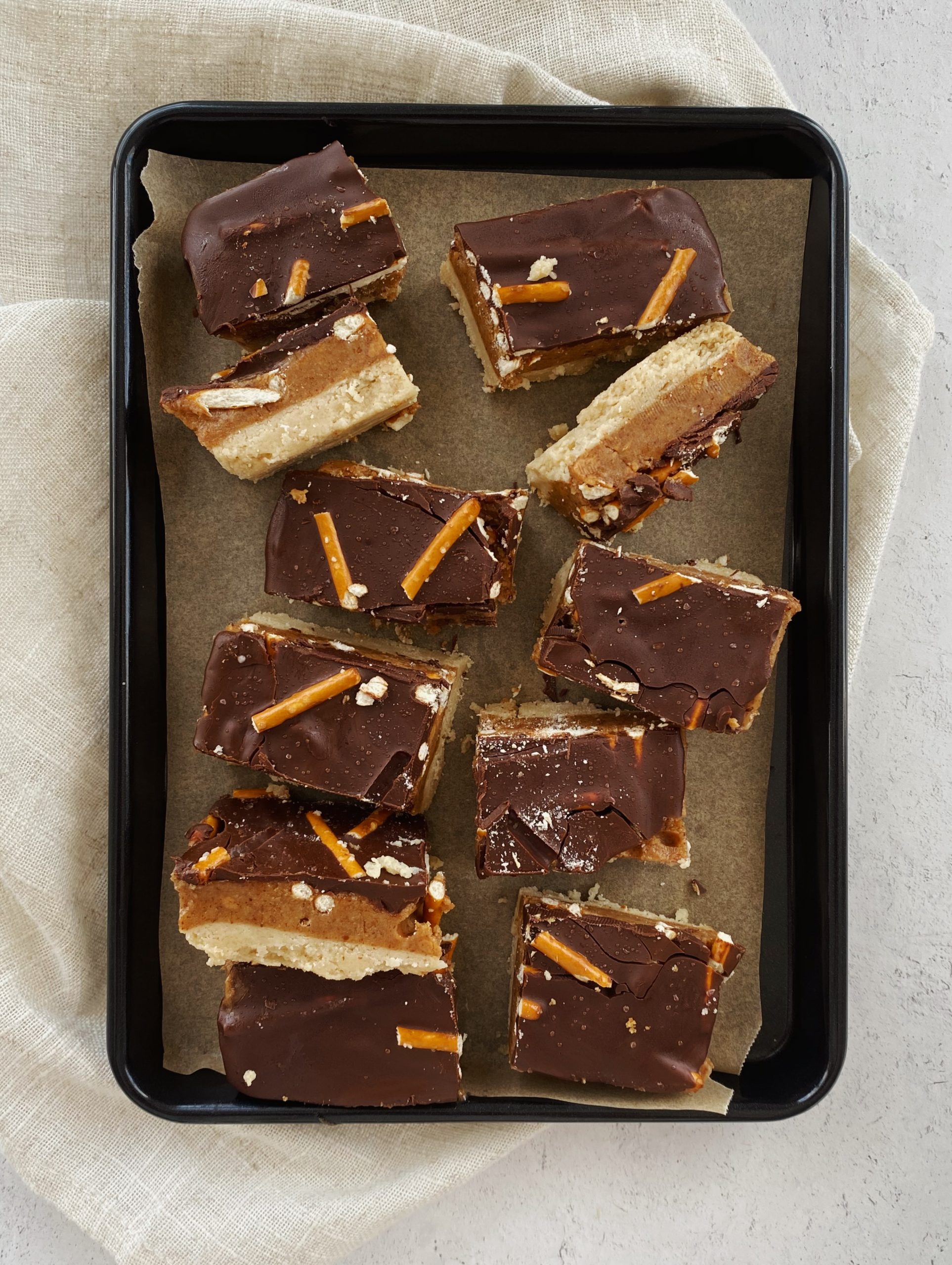 Peanut Butter Pretzel Chocolate Bars 