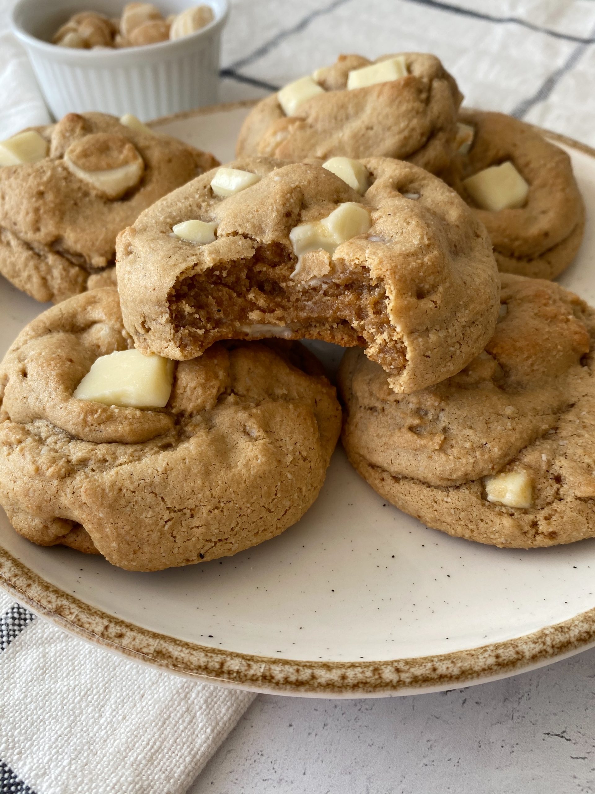 white chocolate macadamia cookies