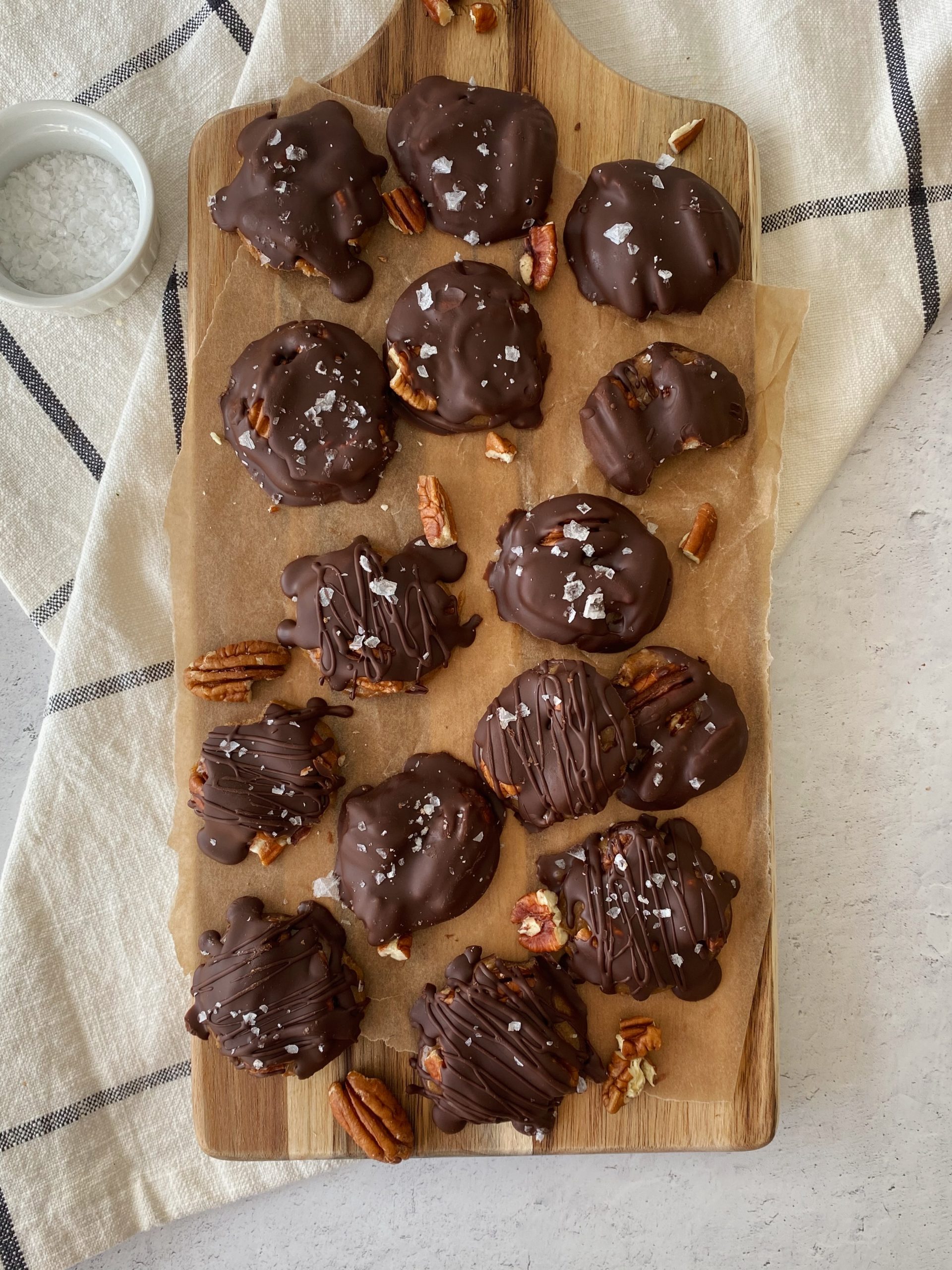 vegan chocolate turtles