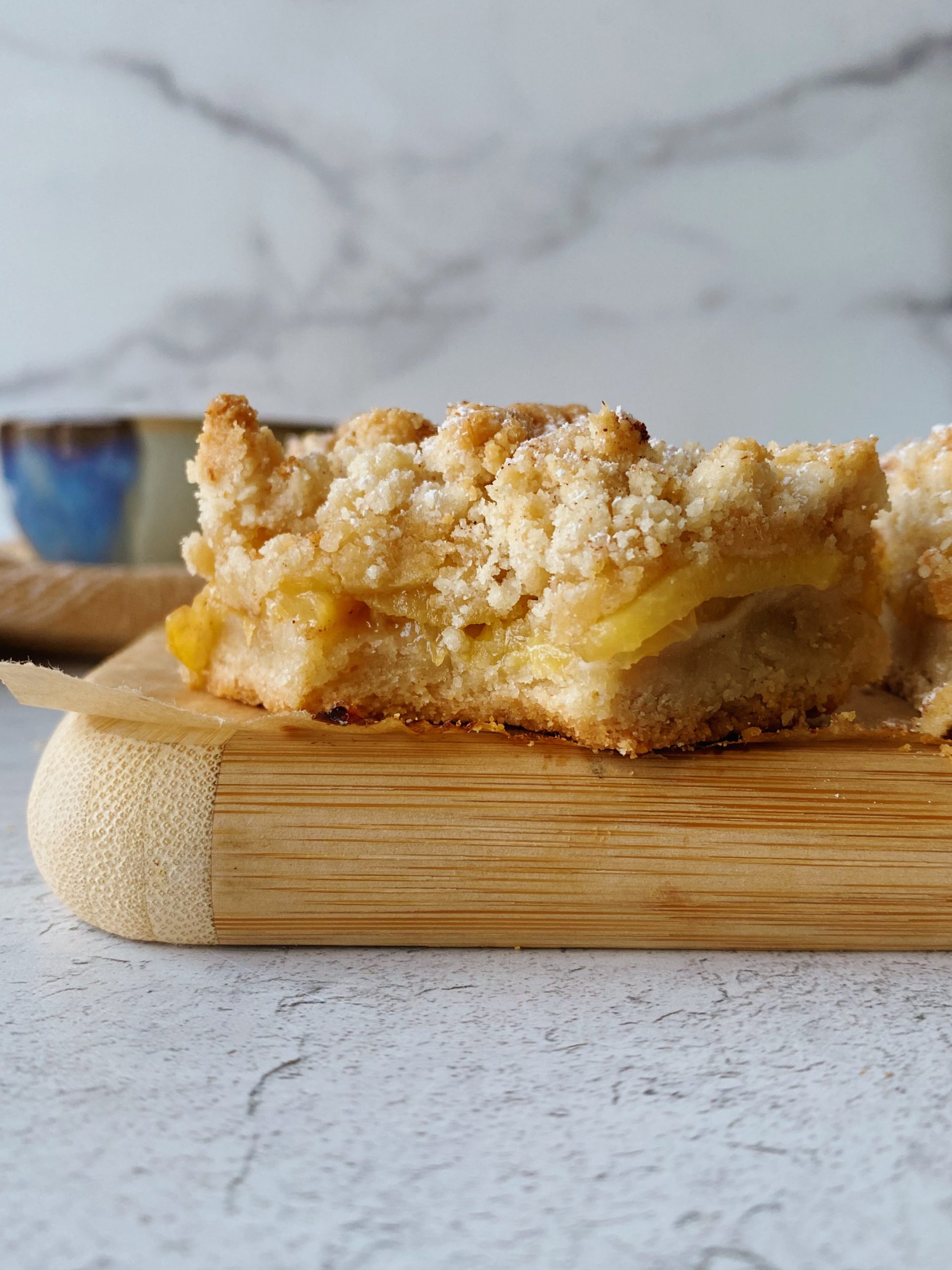 gluten-free peach crumble bars