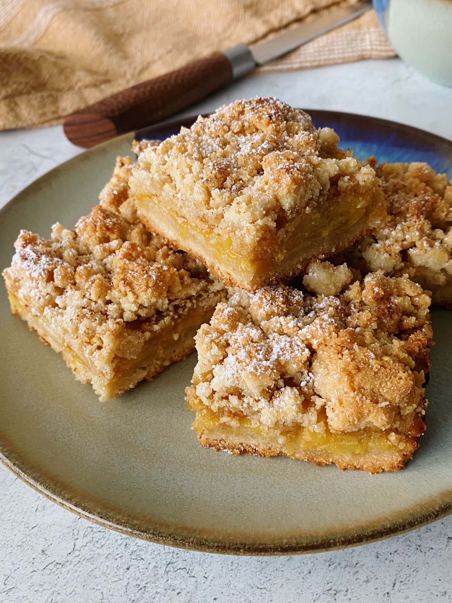 peach crumble bars