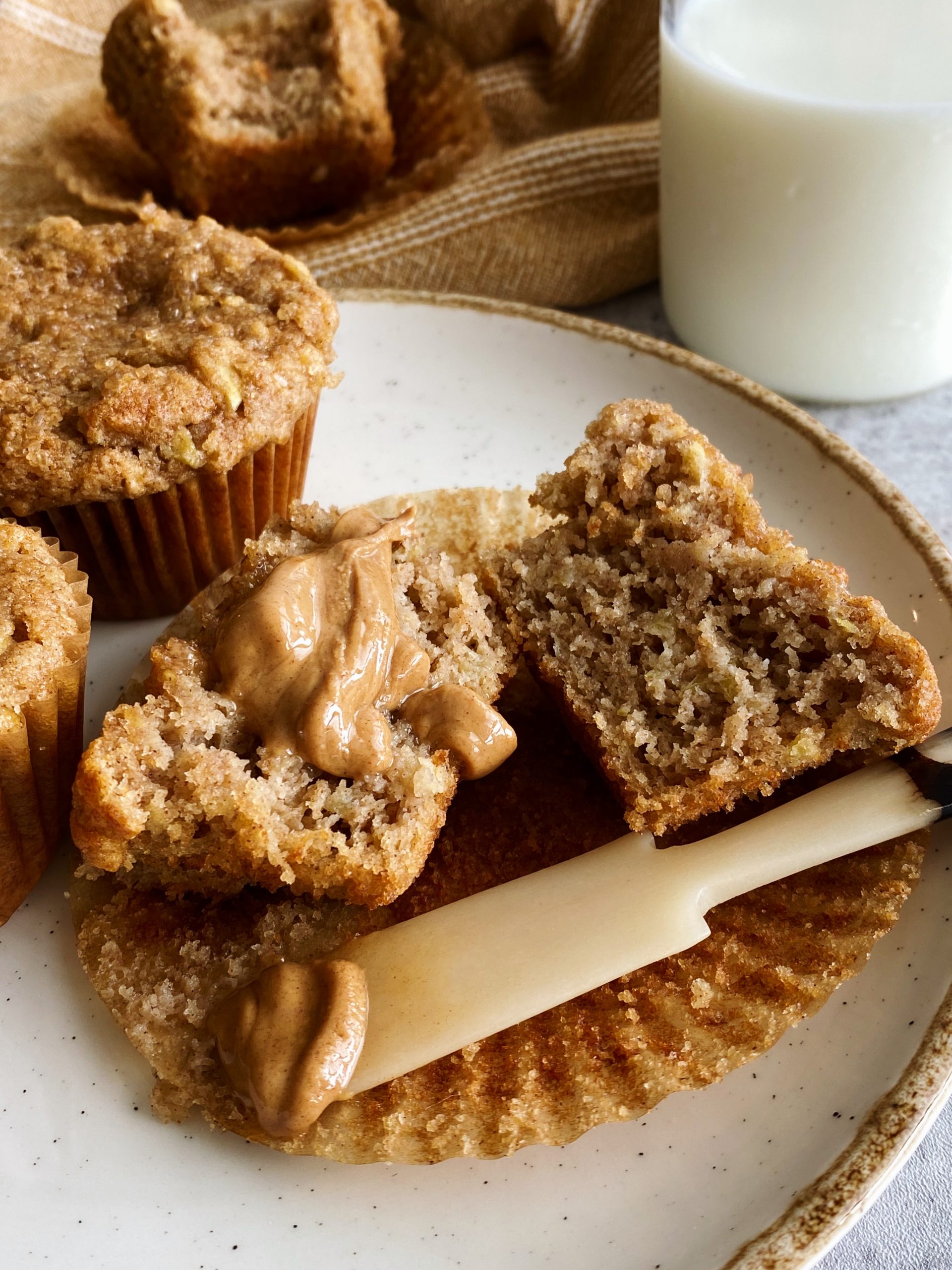 apple cinnamon muffins