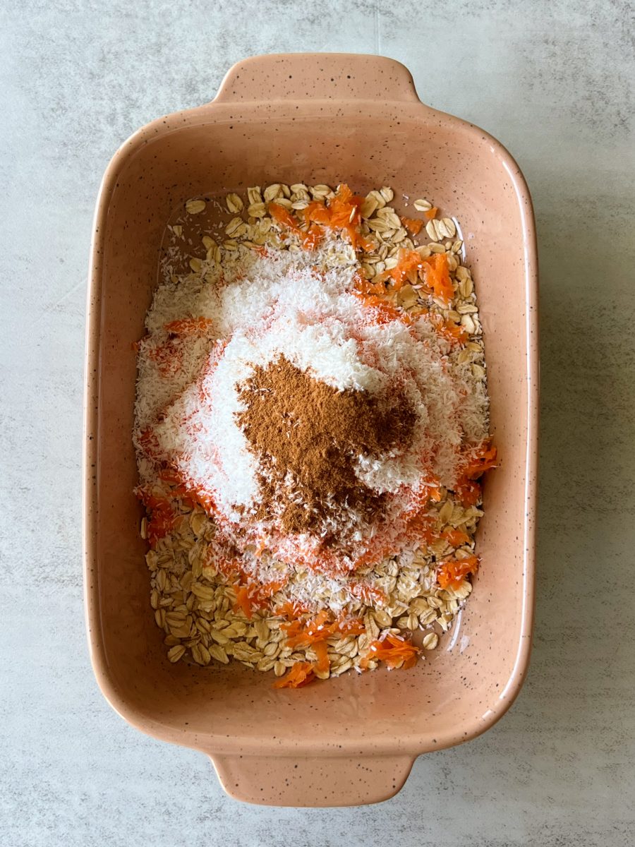 Carrot Cake Overnight Oats 